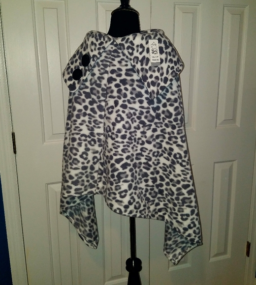 Snow Leopard Wrap - Picture 3 of 8